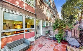 Charming 2-Bedroom Maisonette With Private Garden